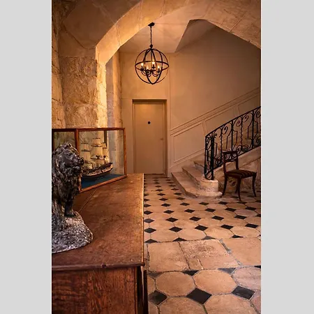 Chateau De Hotel *