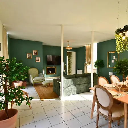 Hotel Chateau De *