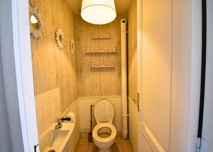 Chateau De * Ravenel