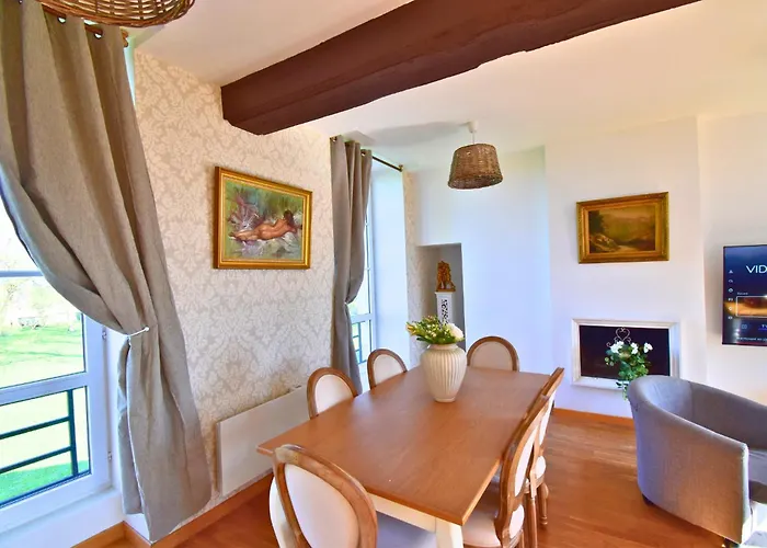 Chateau De * Ravenel